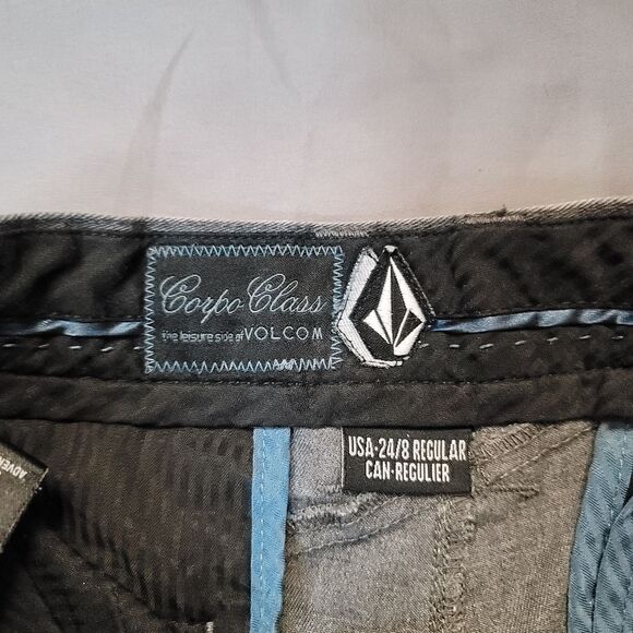 Early 2010s Volcom youth grey casual shorts - size 24/8 - Picture 3 of 10